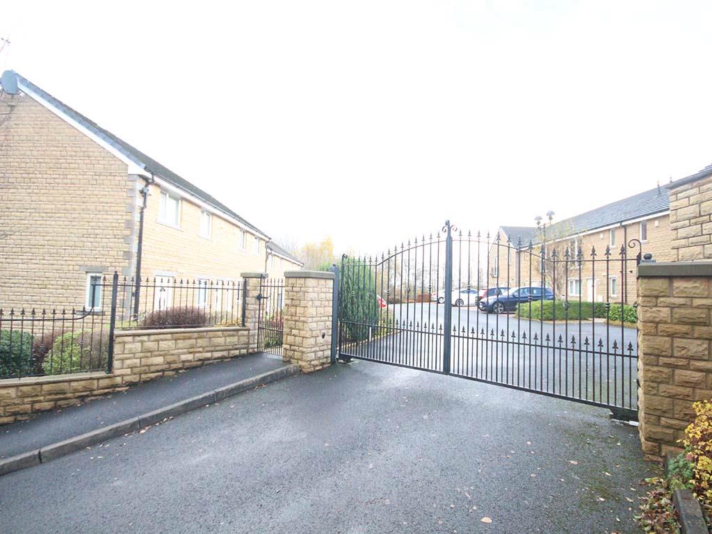 2 bedroom apartment For Sale in Colne - IMG_8163.jpg